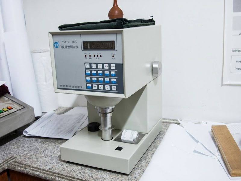 Whiteness colorimeter